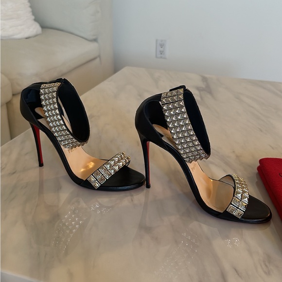❤️ AUTHENTIC CHRISTIAN LOUBOUTIN HEELS ❤️ - Picture 2 of 16